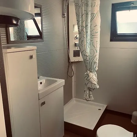 Ботель Boat House *